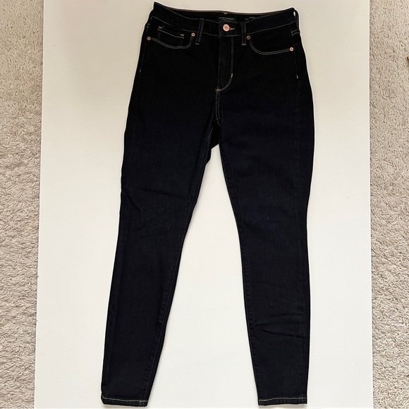 SOLD- Banana Republic Curvy Mid Rise Skinny Jeans - Picture 7 of 15